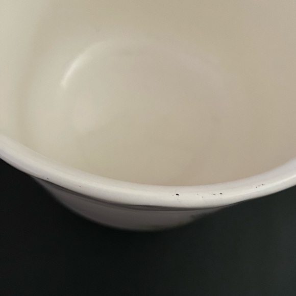 Poinsettia Pattern Ceramic Flower Pot - Picture 10 of 10